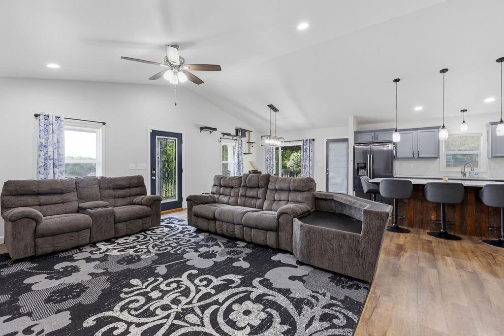 315 Harrington Avenue — photo 14