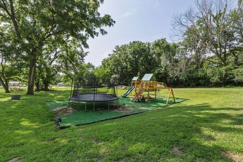 315 Harrington Avenue — photo 53