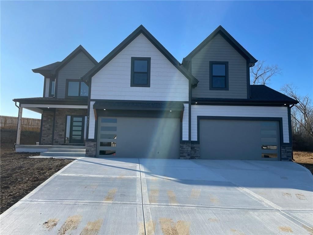 8000 SE Crumley Court — photo 1