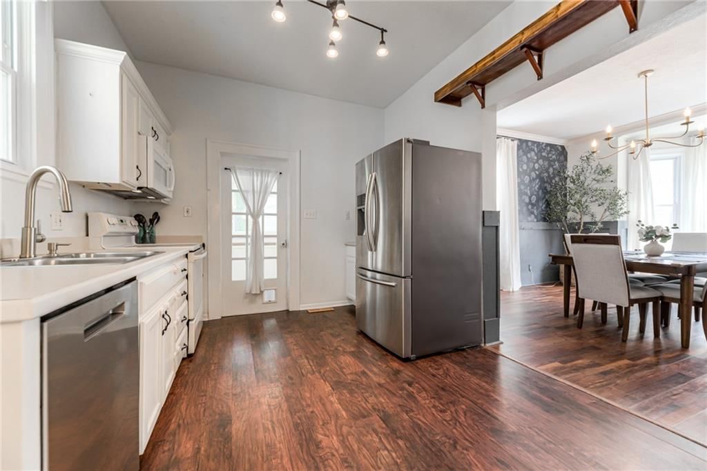 215 Pine Street — photo 17