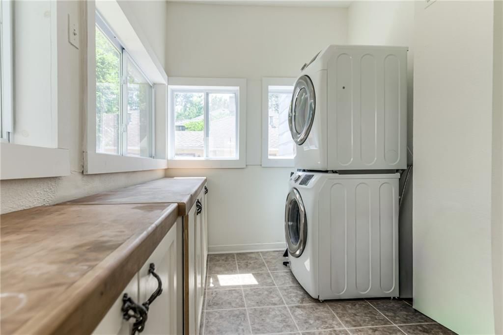 215 Pine Street — photo 23