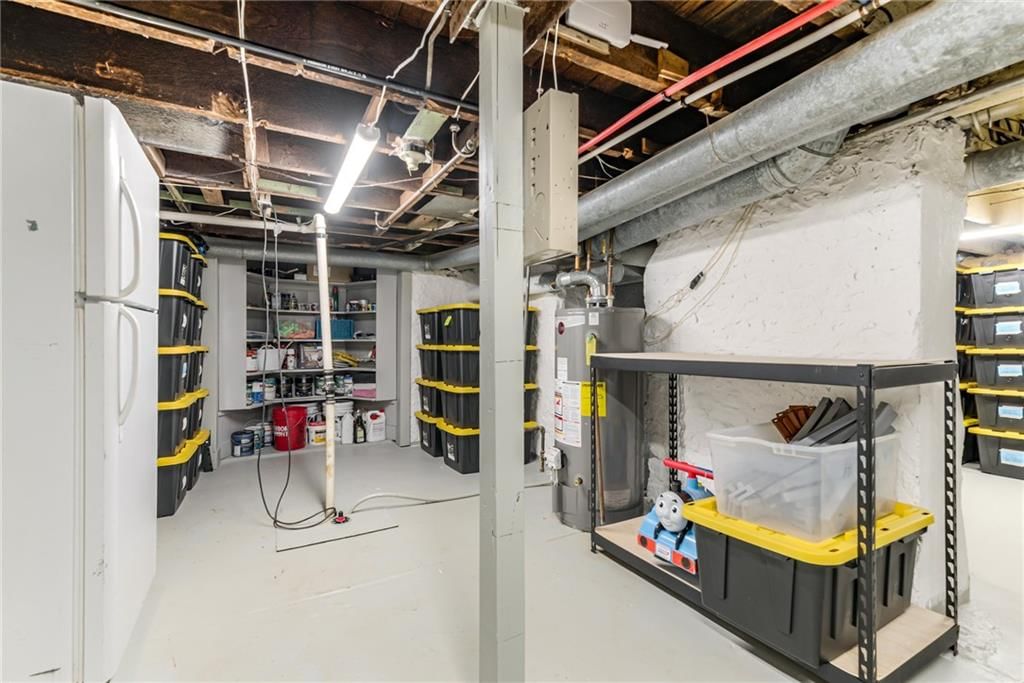 215 Pine Street — photo 37