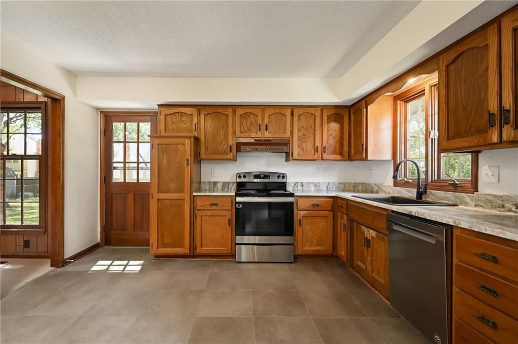 13711 W 69th Street — photo 10