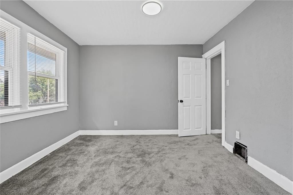 5820 Prospect Avenue — photo 29