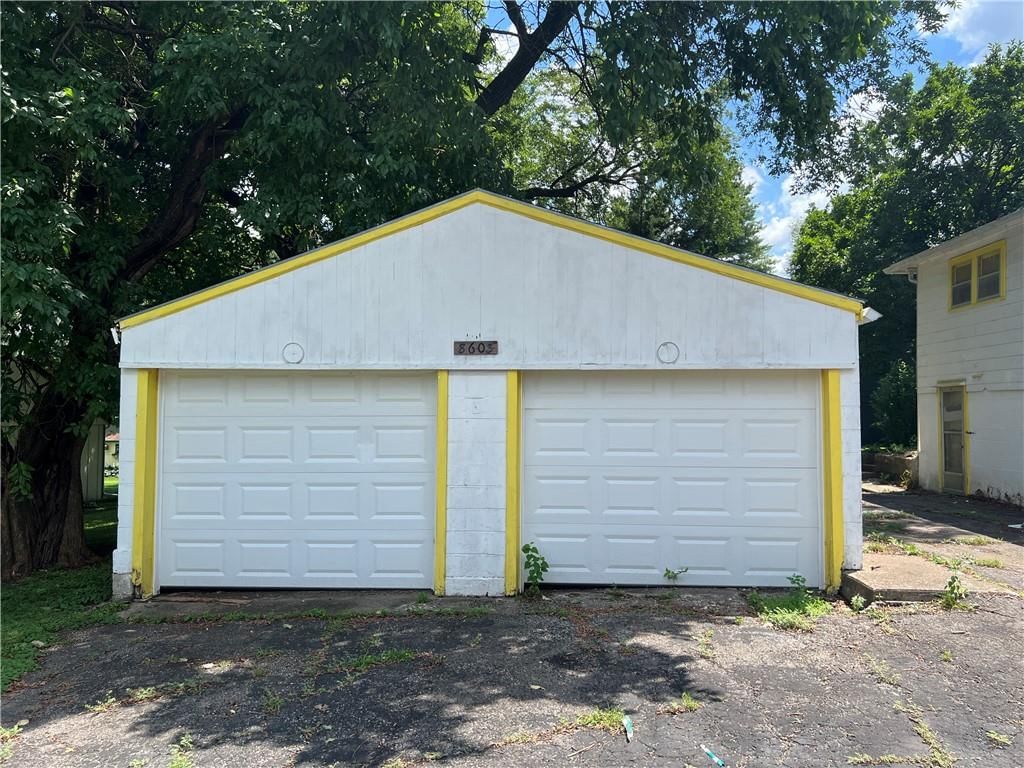 8603 Robinson Street — photo 20