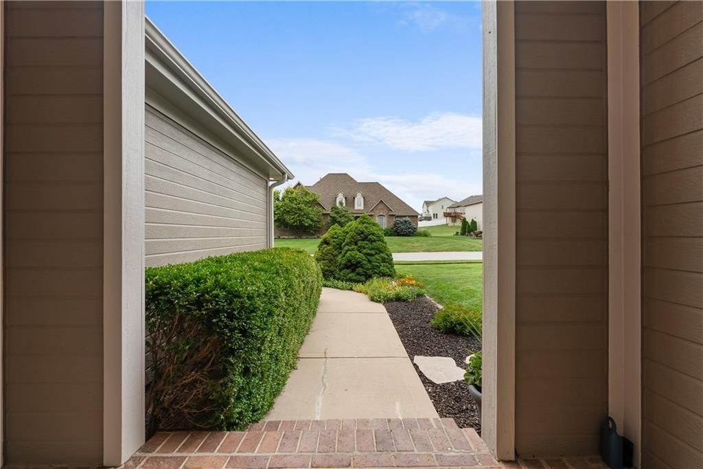 1202 NW Burr Oak Lane — photo 6