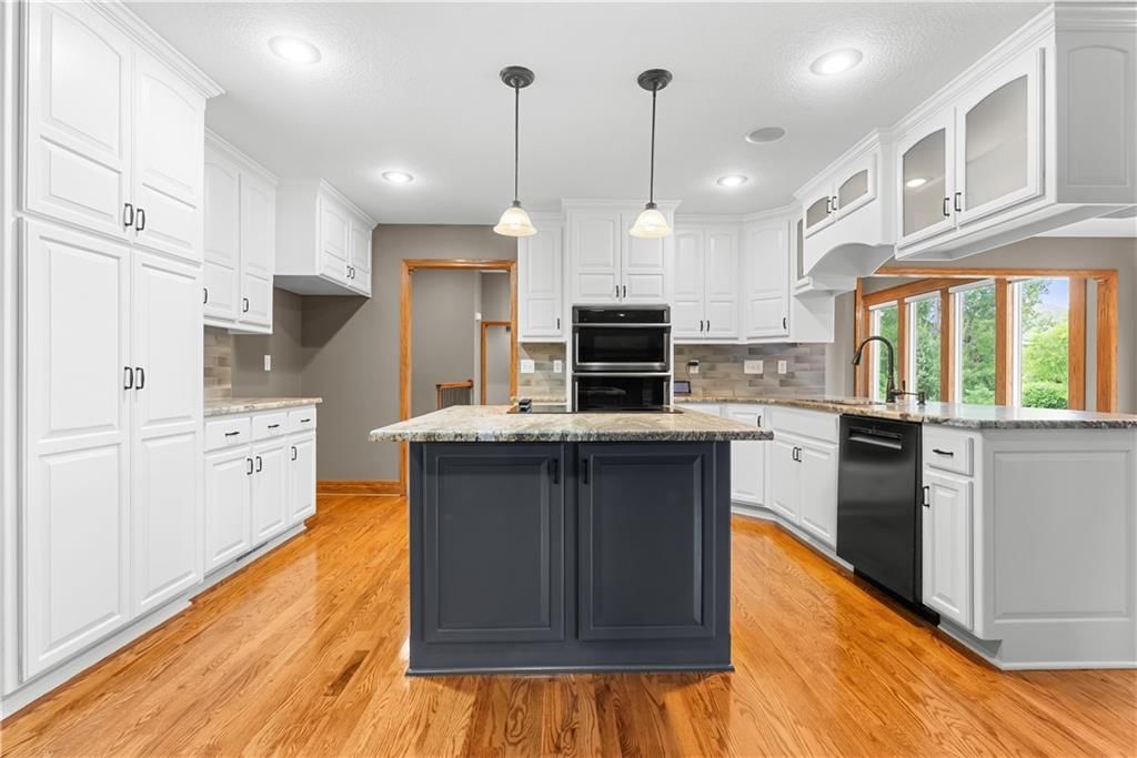 1202 NW Burr Oak Lane — photo 14