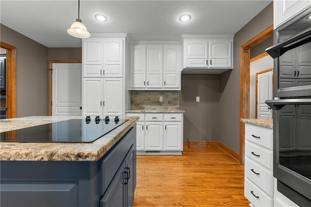 1202 NW Burr Oak Lane — photo 17