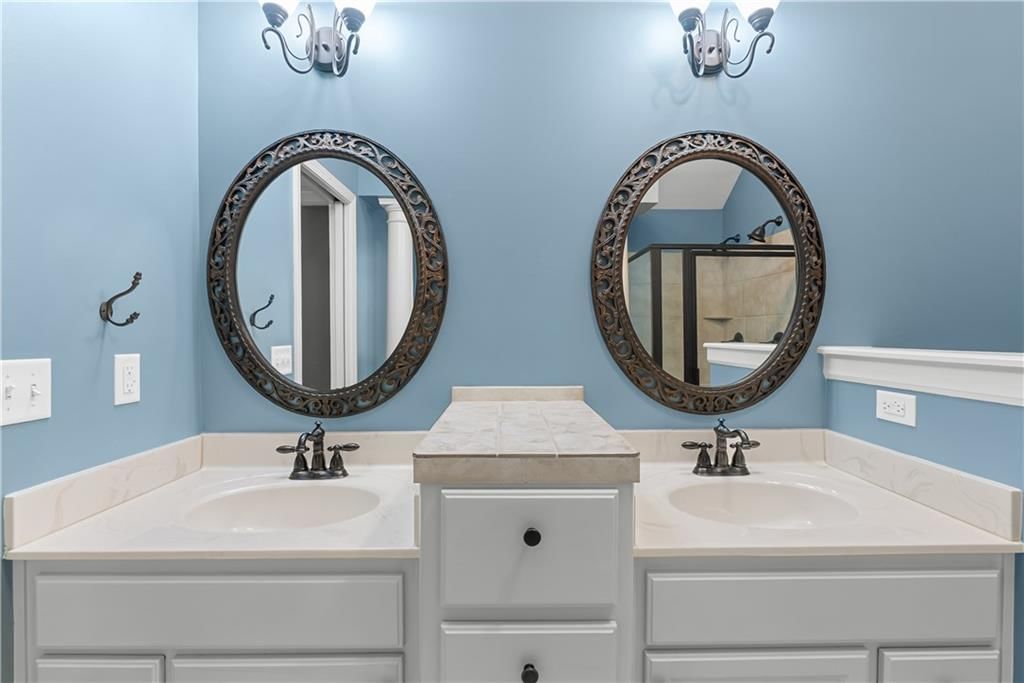 1202 NW Burr Oak Lane — photo 26