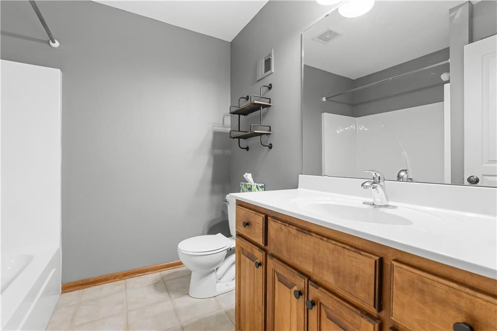 1202 NW Burr Oak Lane — photo 28