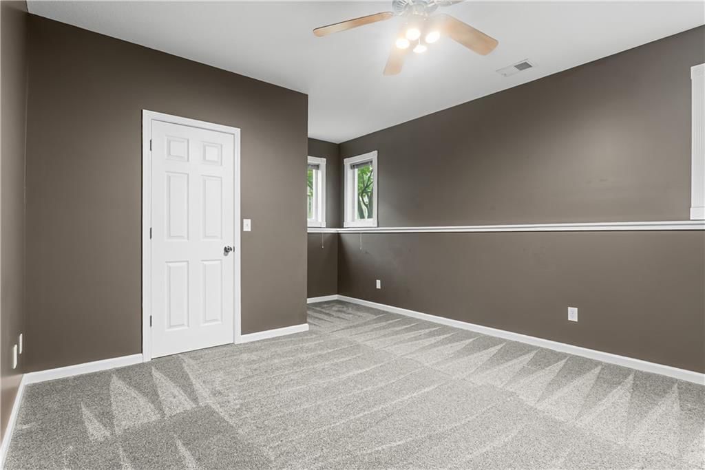 1202 NW Burr Oak Lane — photo 33
