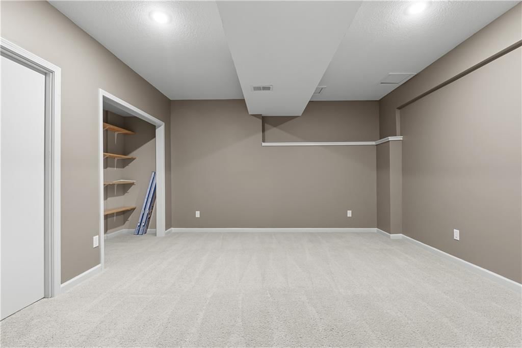 1202 NW Burr Oak Lane — photo 36