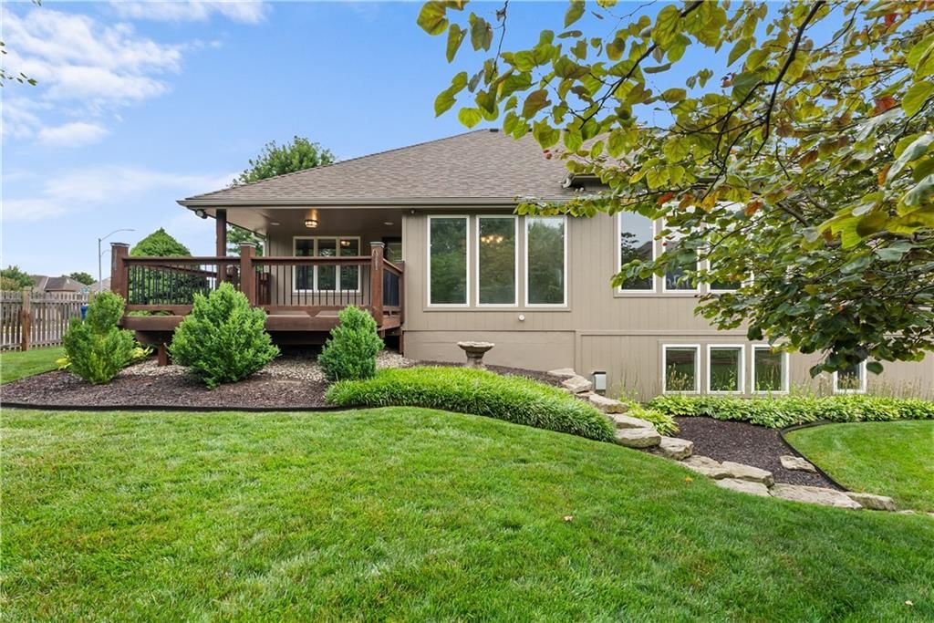 1202 NW Burr Oak Lane — photo 45