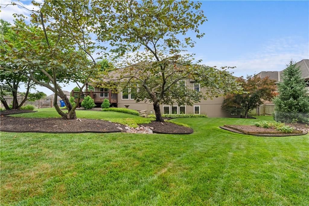 1202 NW Burr Oak Lane — photo 46