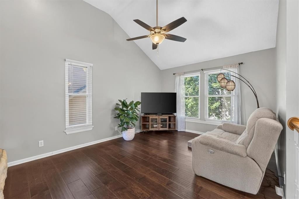 1028 N Crest Drive — photo 6