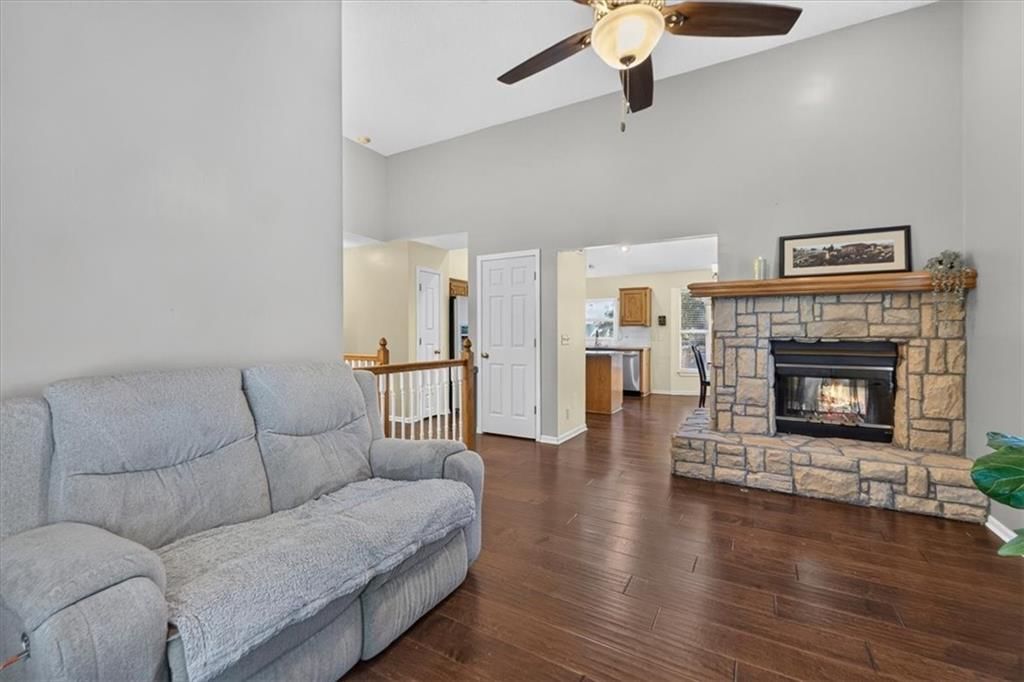 1028 N Crest Drive — photo 8