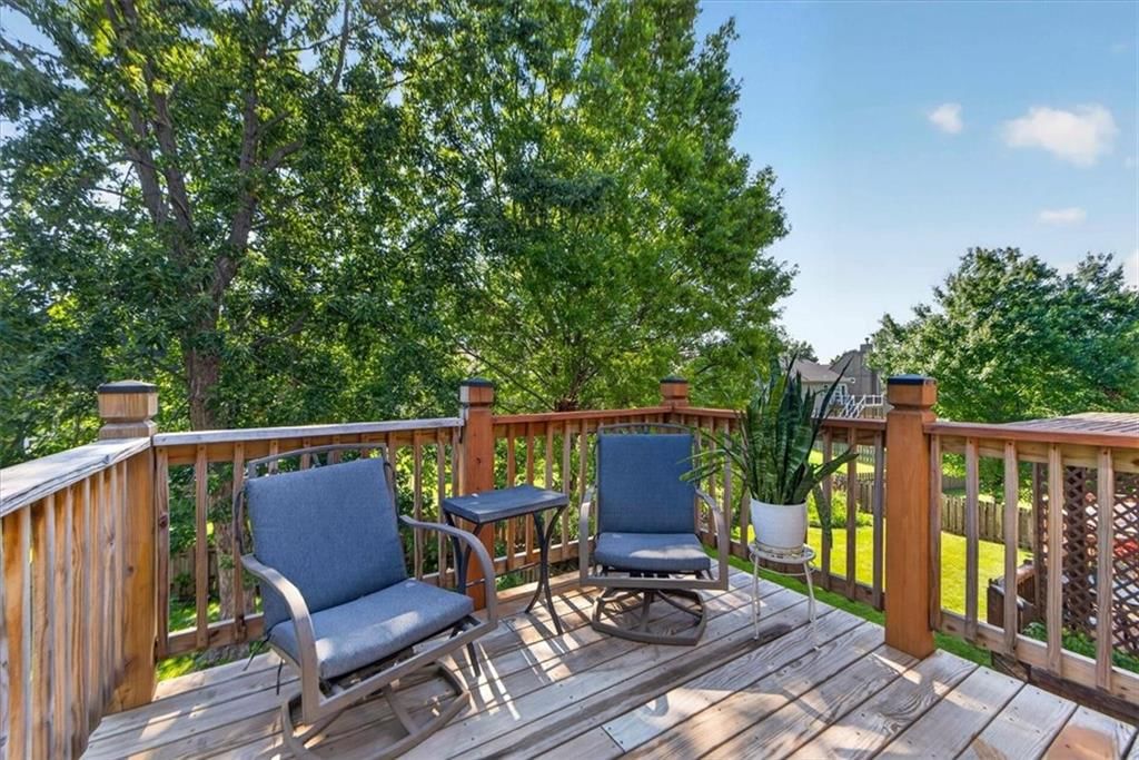 1028 N Crest Drive — photo 11