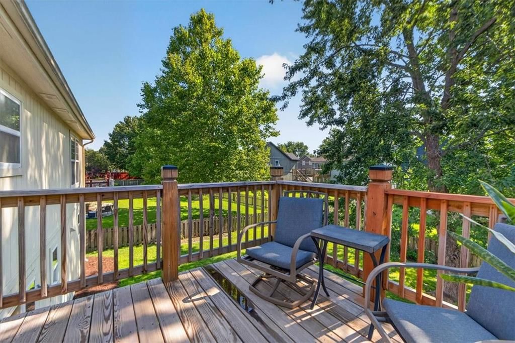 1028 N Crest Drive — photo 12