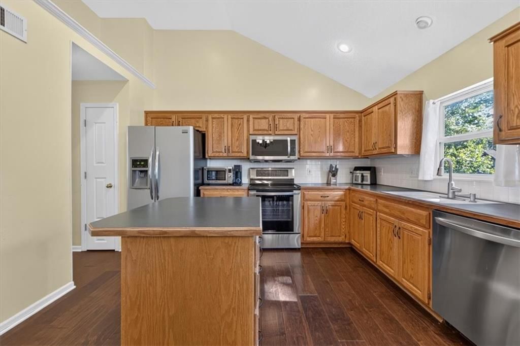 1028 N Crest Drive — photo 14