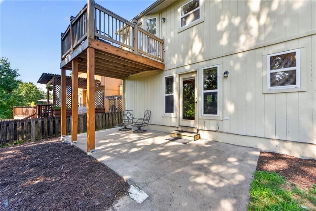 1028 N Crest Drive — photo 31
