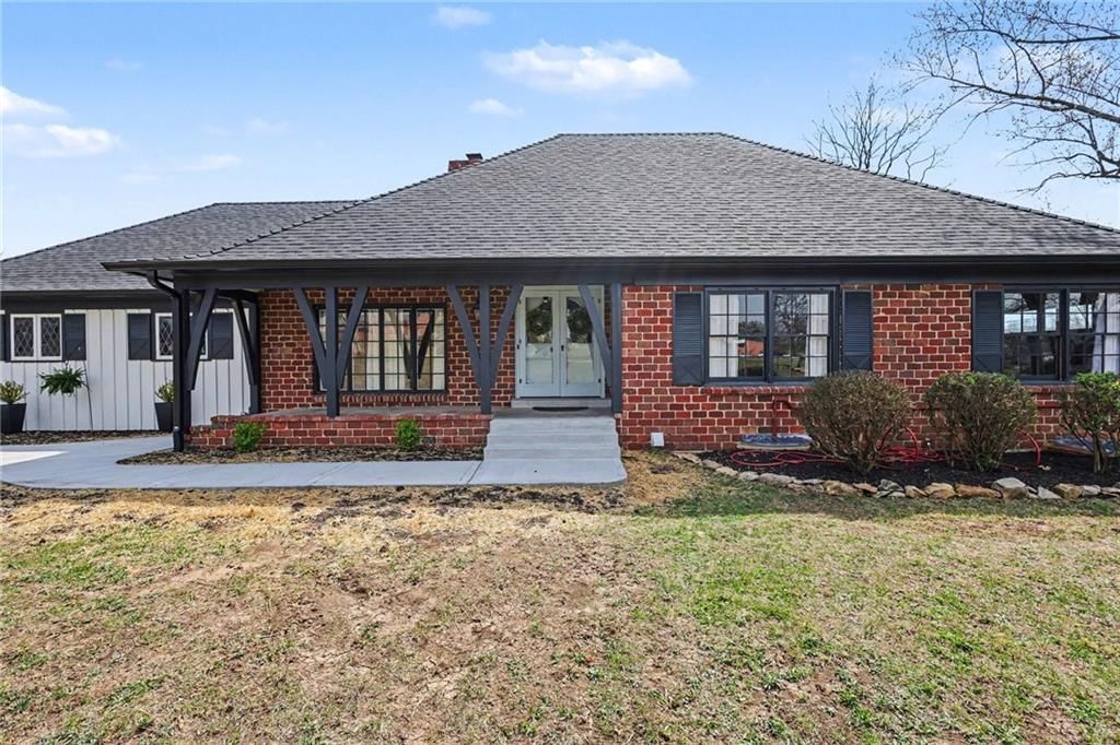 107 E Santa Fe Trail, Kansas City, MO