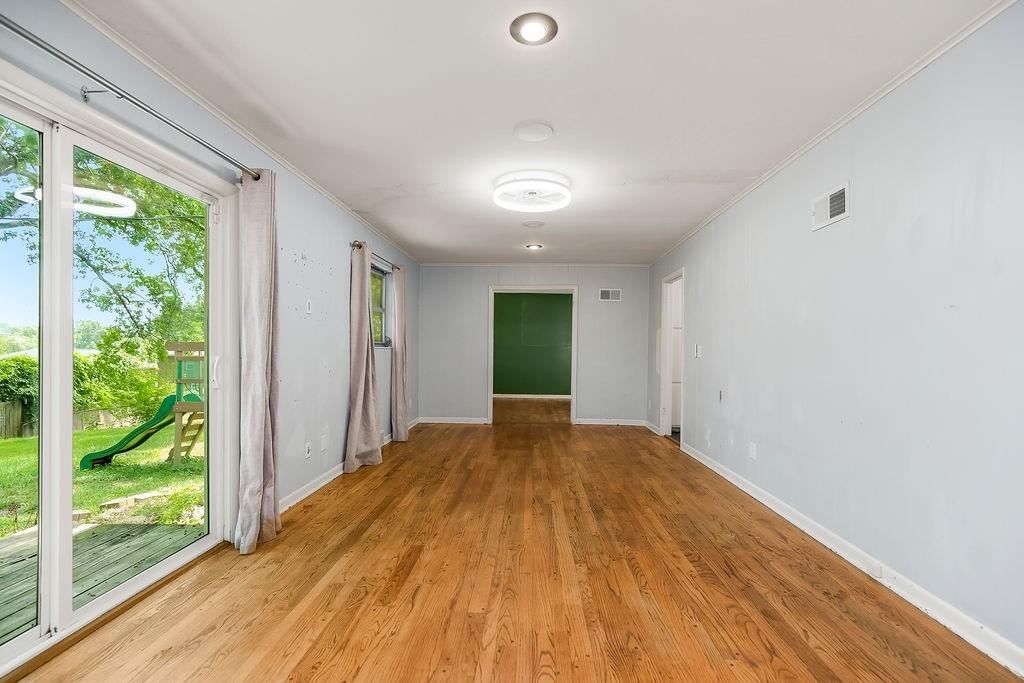 9733 Walnut Street — photo 8