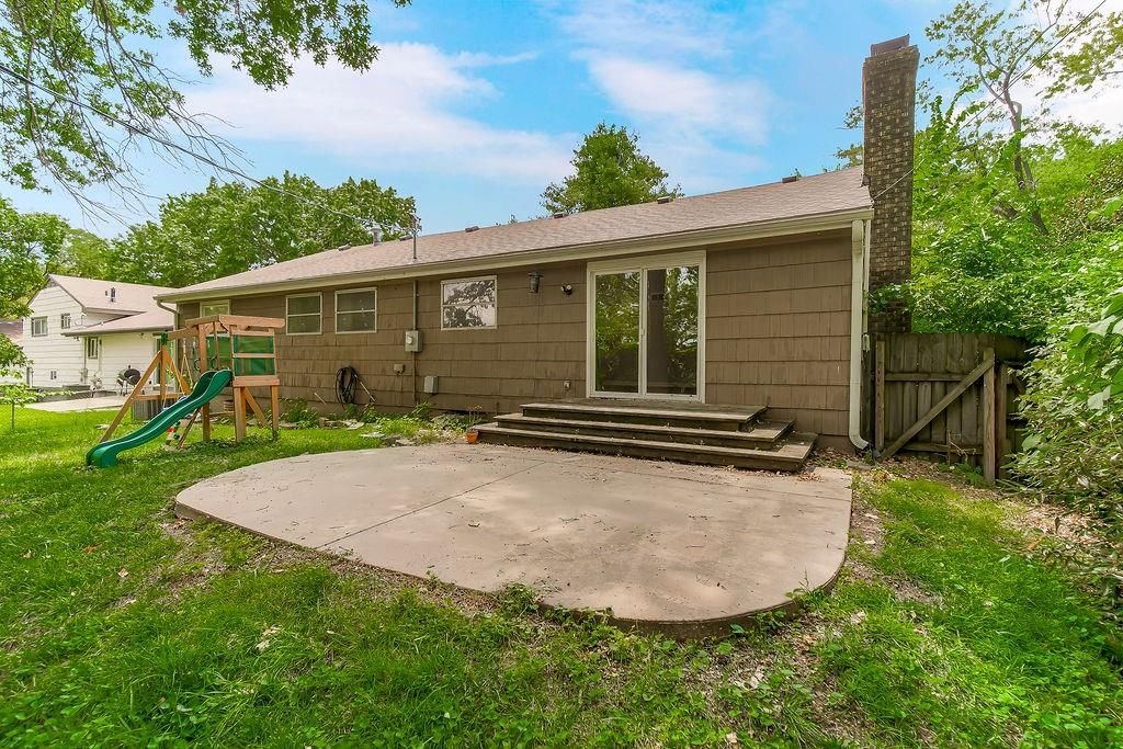 9733 Walnut Street — photo 28