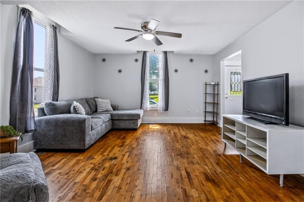 2203 Walnut Street — photo 4