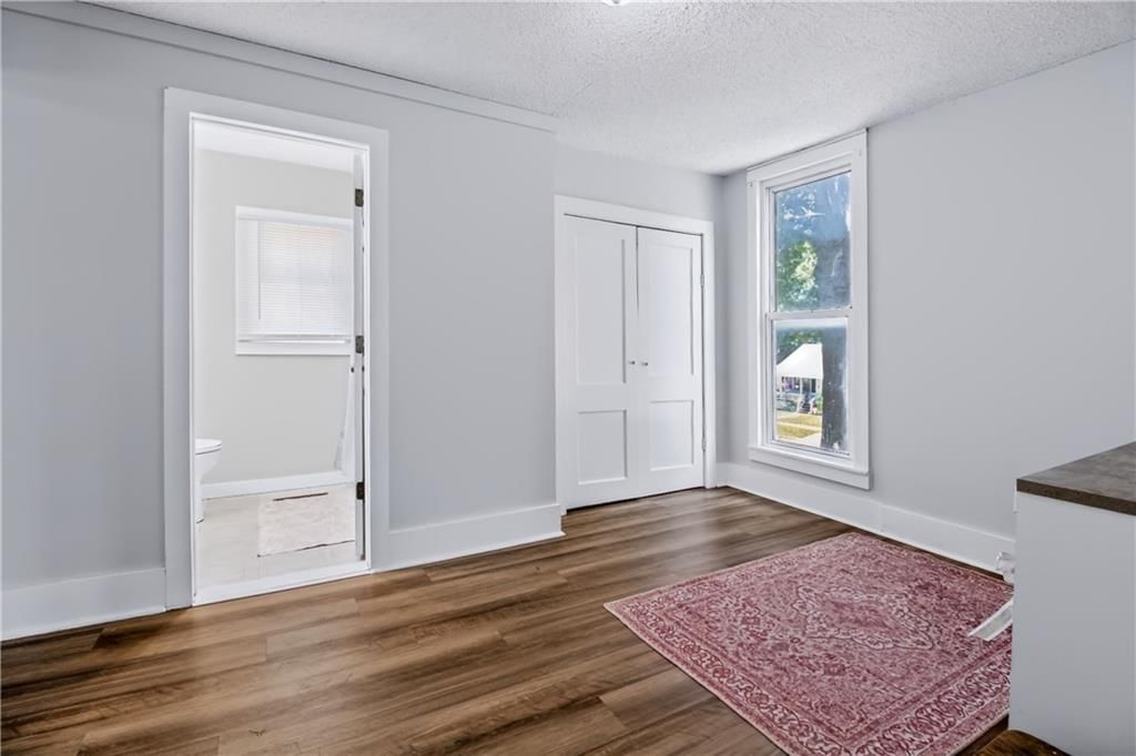 2203 Walnut Street — photo 8