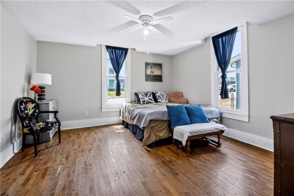 2203 Walnut Street — photo 10