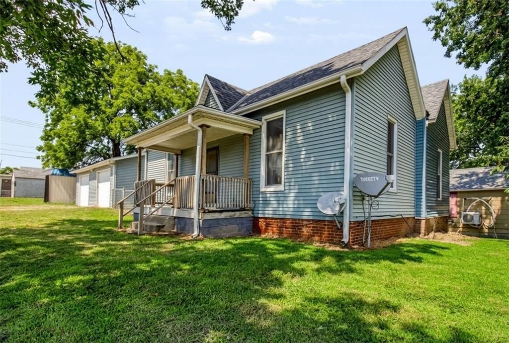 2203 Walnut Street — photo 17