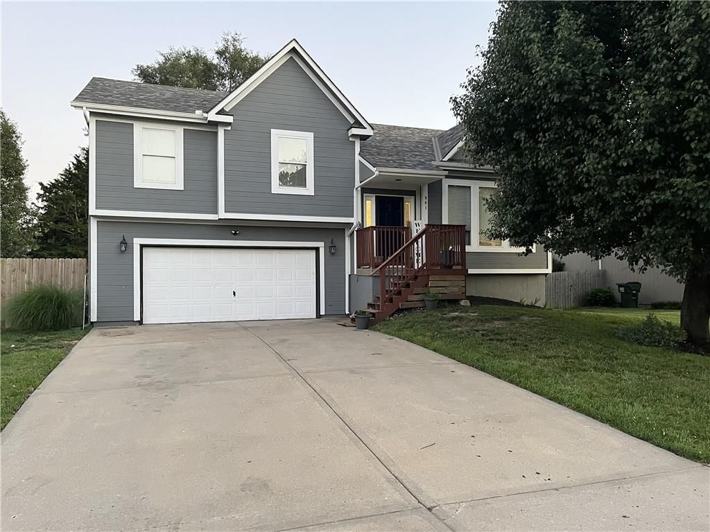 961 Oak Crest Drive — photo 1