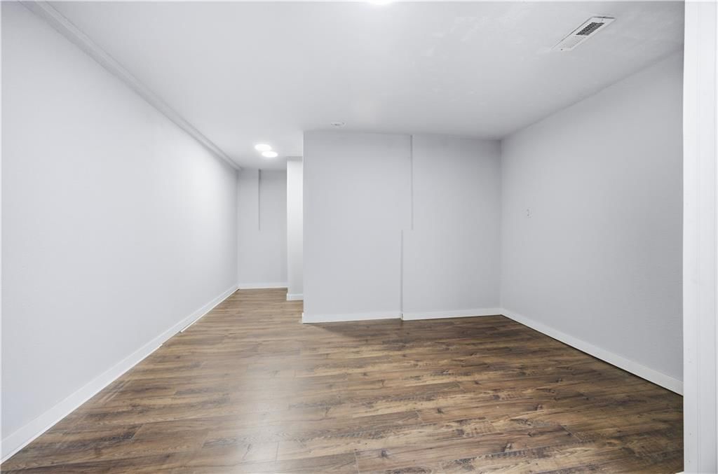 961 Oak Crest Drive — photo 17