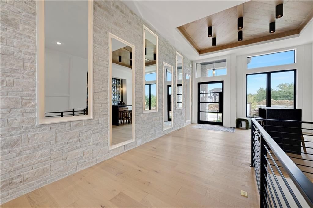 Photo 8 of 69 - 11801 W 181ST Street, Overland Park, KS 66013