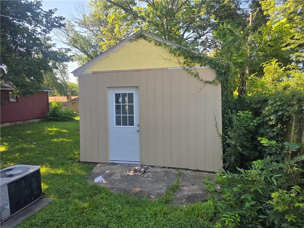 1719 W 3rd Street — photo 3