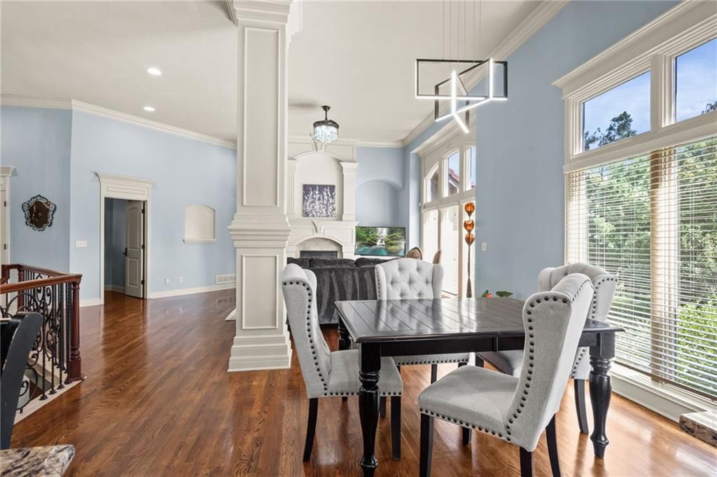 Photo 9 of 45 - 6019 NW 107th Street, Kansas City, MO 64154