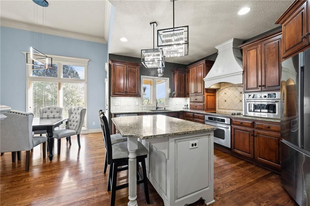 Photo 10 of 45 - 6019 NW 107th Street, Kansas City, MO 64154