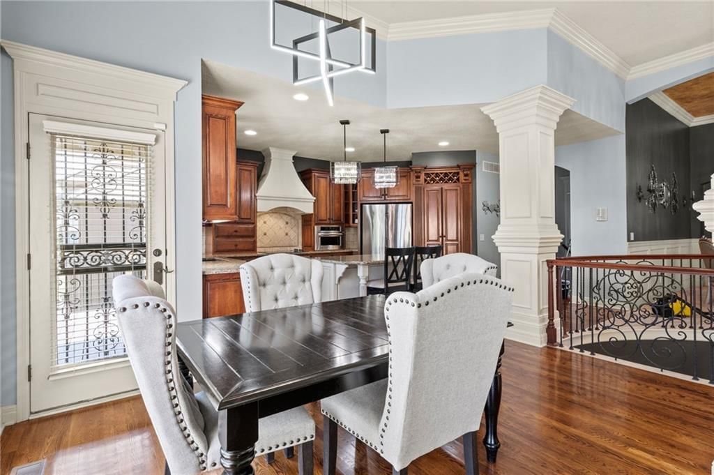 Photo 13 of 45 - 6019 NW 107th Street, Kansas City, MO 64154