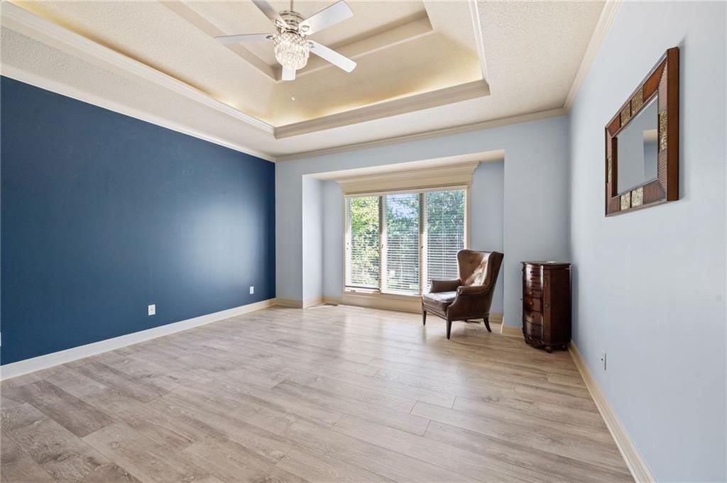 Photo 19 of 45 - 6019 NW 107th Street, Kansas City, MO 64154