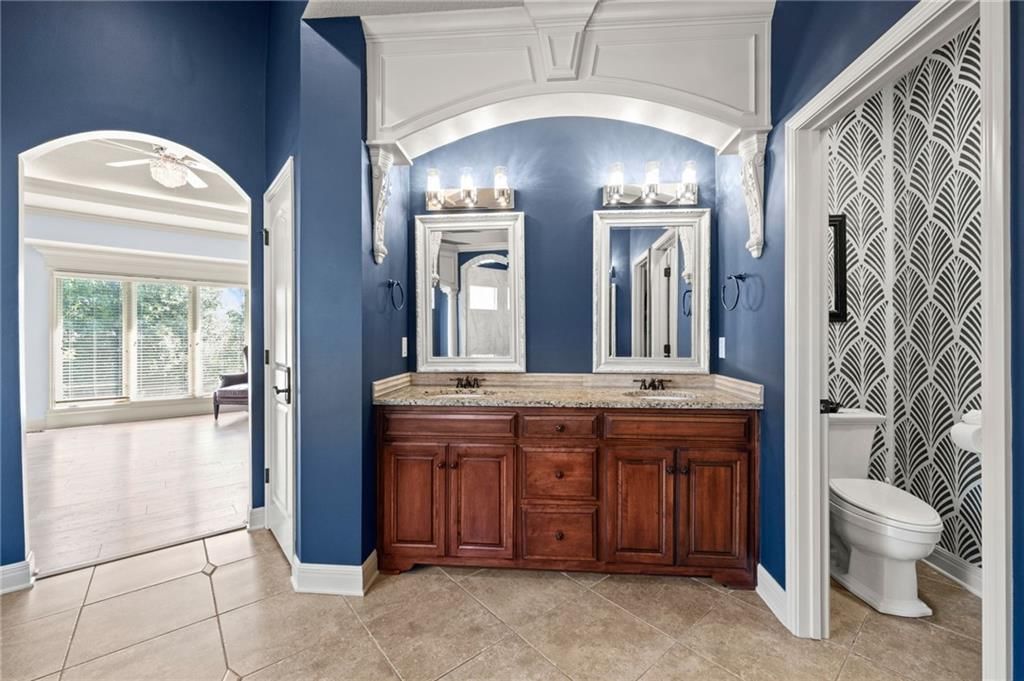 Photo 23 of 45 - 6019 NW 107th Street, Kansas City, MO 64154