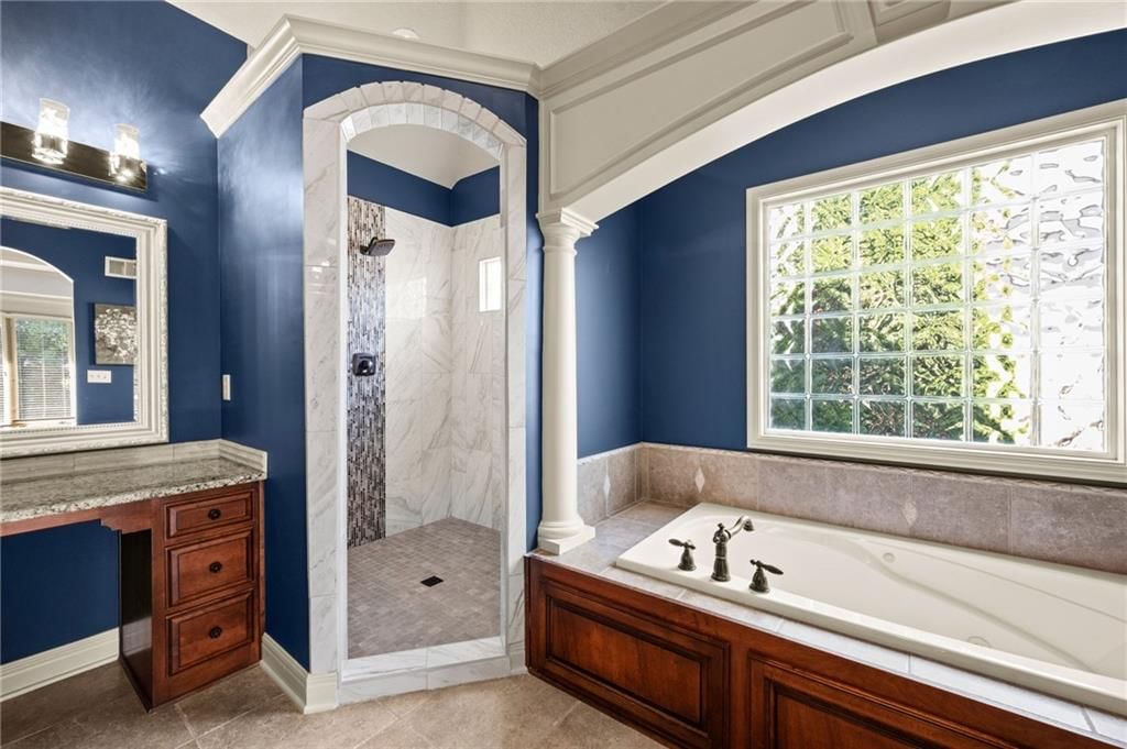 Photo 24 of 45 - 6019 NW 107th Street, Kansas City, MO 64154