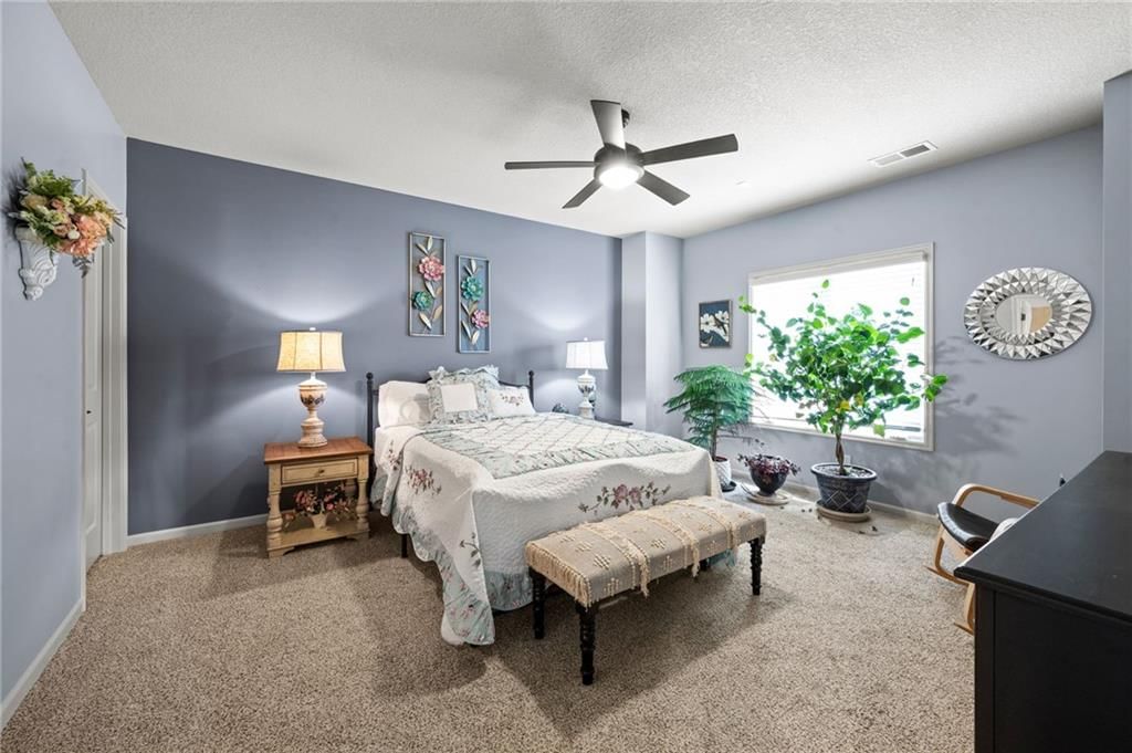 Photo 35 of 45 - 6019 NW 107th Street, Kansas City, MO 64154