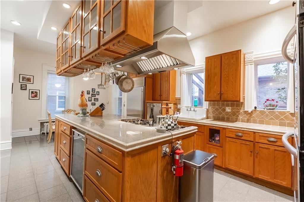 425 Gladstone Boulevard — photo 24
