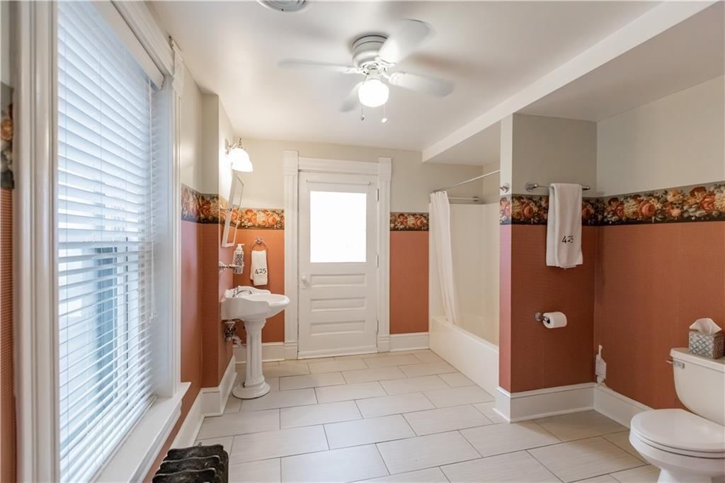 425 Gladstone Boulevard — photo 33