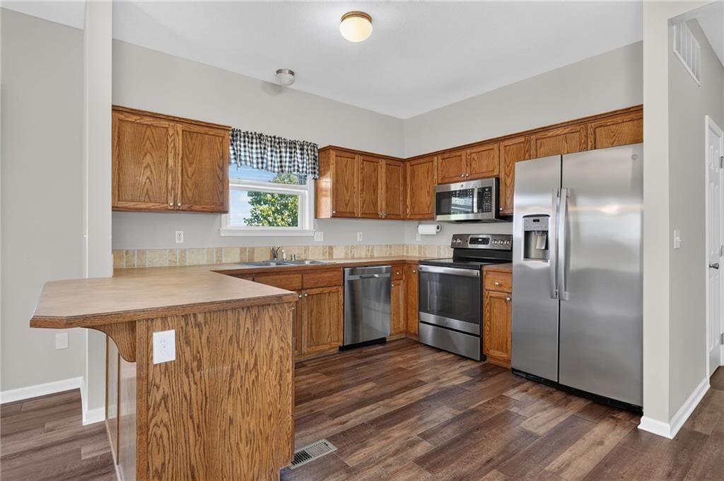 1121 Peach Street — photo 11