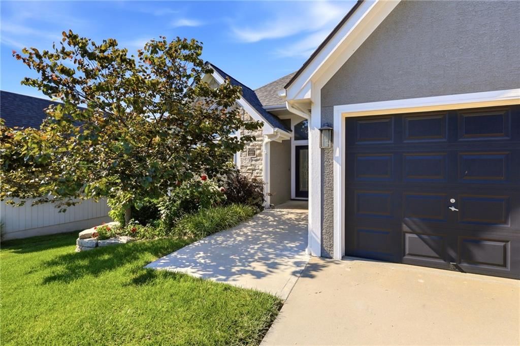 13718 BERGER Avenue — photo 2