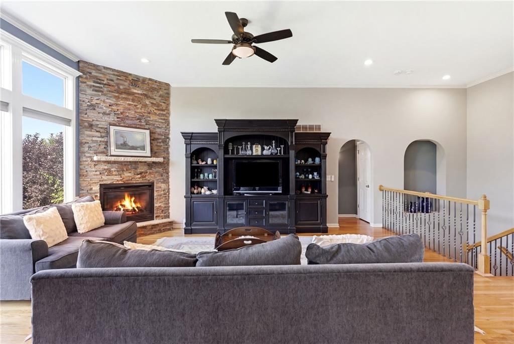 13718 BERGER Avenue — photo 8