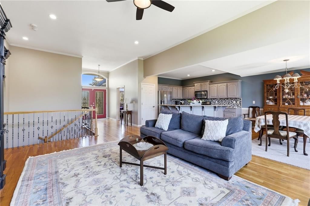 13718 BERGER Avenue — photo 11