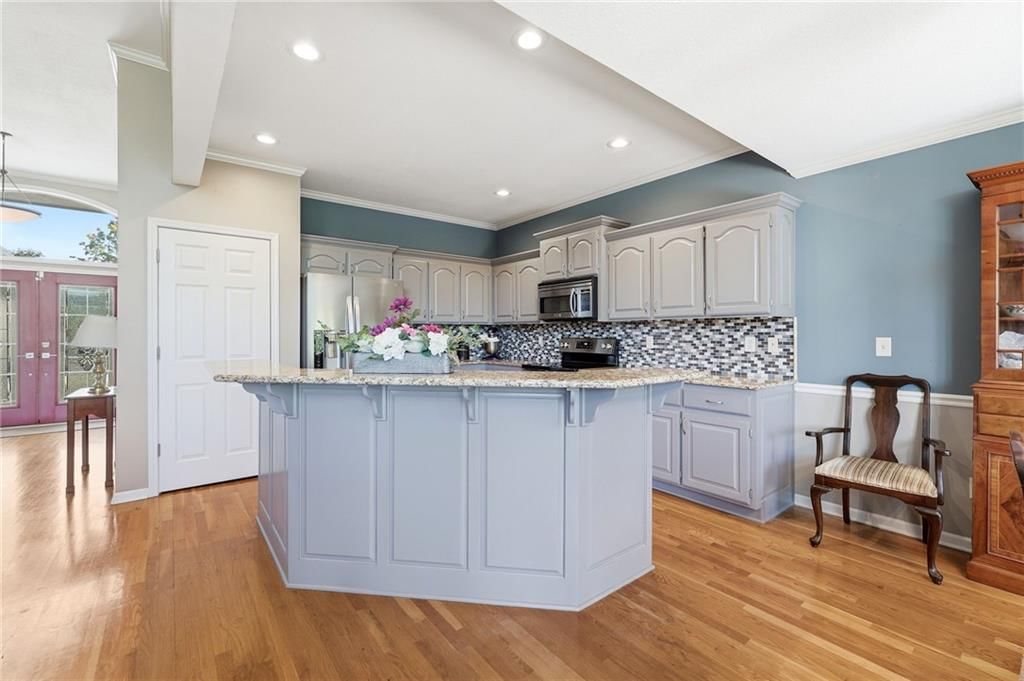 13718 BERGER Avenue — photo 15