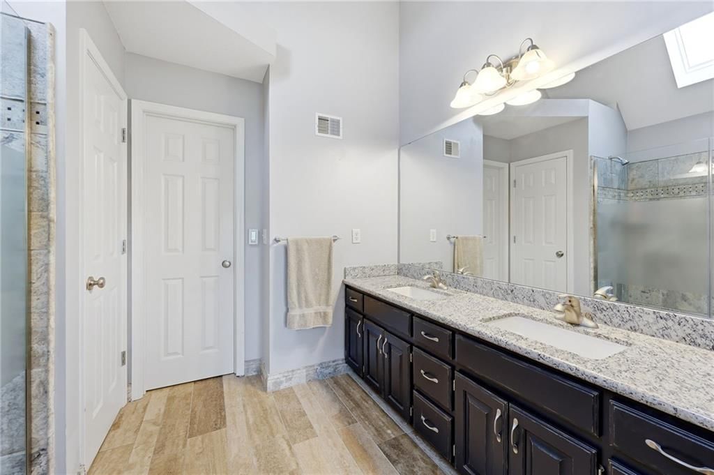 13718 BERGER Avenue — photo 31